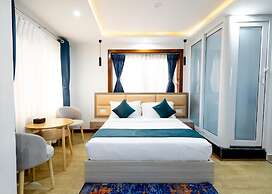 SRK Service Apartment And Hotel