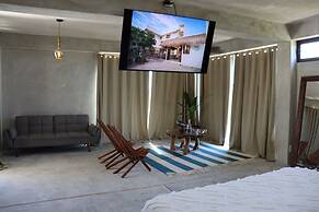 LaFamilia Casa and Suites