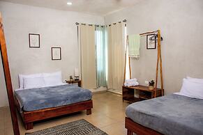 LaFamilia Casa and Suites