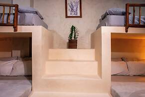 LaFamilia Casa and Suites