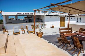 LaFamilia Casa and Suites
