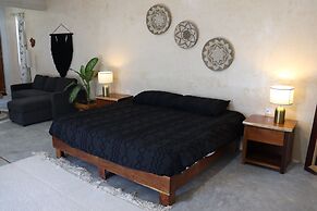 LaFamilia Casa and Suites