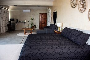 LaFamilia Casa and Suites