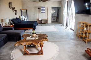 LaFamilia Casa and Suites