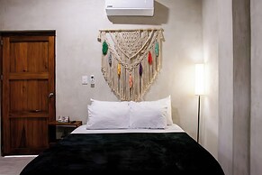LaFamilia Casa and Suites