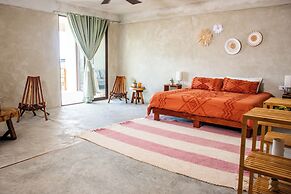 LaFamilia Casa and Suites