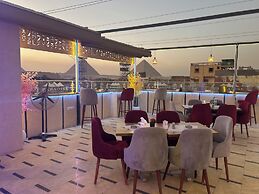 Paradise Pyramids View INN