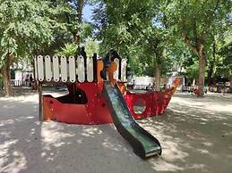 FAMILYHOSTEL