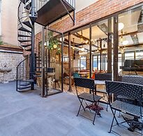FRATERNITY-HOTEL