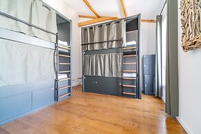 FRATERNITY-HOTEL