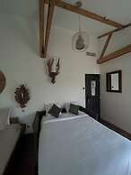 FRATERNITY-HOTEL