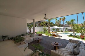 Villa Berawa Breeze