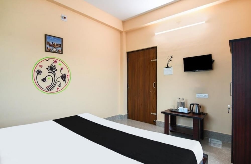 Goroomgo Secret Heaven Bhubaneswar
