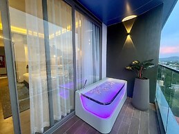 The Blue Mavi Hotel