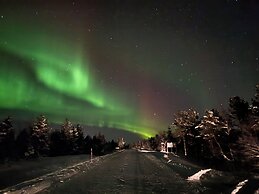 Arctic Raja Inn
