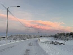 Arctic Raja Inn
