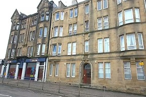 Flat in Glasgow,close to all Local Amenities,