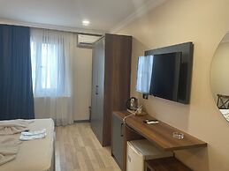 La Vie Suit Hotel