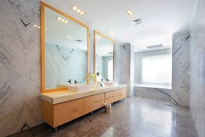 Silk Valley - Grand 6B Beachfront Villa