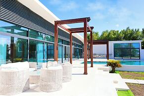 Silk Valley - Grand 6B Beachfront Villa