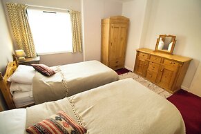 Accessible Bungalow - 4 Beds 2 Baths -dog Friendly