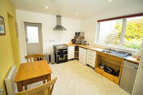 Accessible Bungalow - 4 Beds 2 Baths -dog Friendly