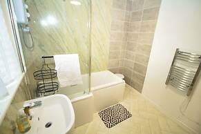 Accessible Bungalow - 4 Beds 2 Baths -dog Friendly