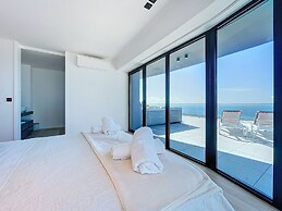 Majestic Penthouse View by Atlantic Holiday