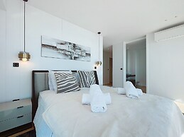 Majestic Penthouse View by Atlantic Holiday
