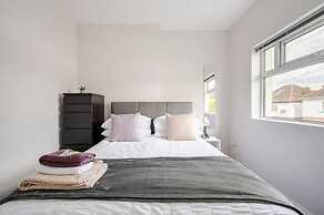 Ekaya Cozy Belfast With 2 Bedrooms