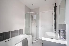 Ekaya Cozy Belfast With 2 Bedrooms