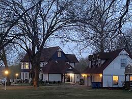 Apple Crest Inn