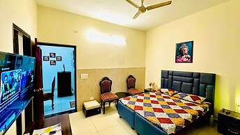 EASY INN Holiday Home | 3BHK Apartment