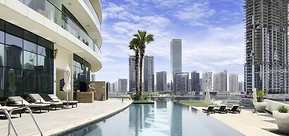 LUX The Bays Edge Canal View Suite