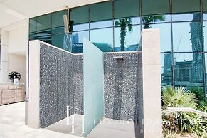 LUX The Bays Edge Canal View Suite
