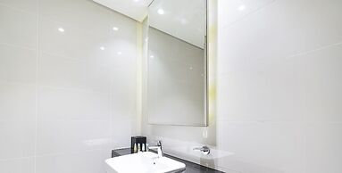 LUX The Bays Edge Canal View Suite