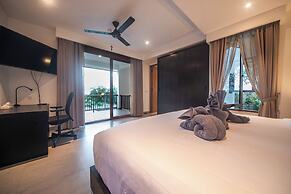 Luxury 4 Bedroom Bella Vista Villa