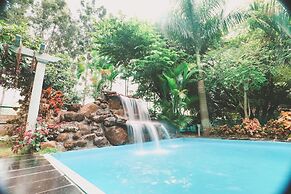 Emerald - 2BR Pool Villa Near Airport