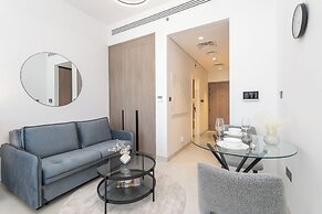 TOP Location | Work and Chill near Miracle Garden