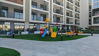 TOP Location | Work and Chill near Miracle Garden