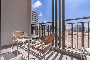 TOP Location | Work and Chill near Miracle Garden