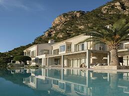 Villa in Tranquil Hillside Location