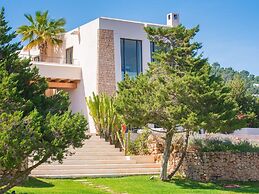 Majestic Villa With Private Pool