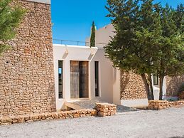 Majestic Villa With Private Pool