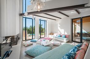 Majestic Villa With Private Pool