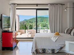 Majestic Villa With Private Pool
