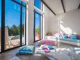 Majestic Villa With Private Pool