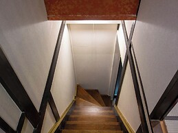 Tokyo Nook