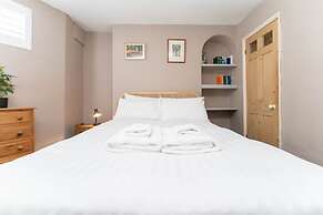 Host Stay Waterloo Apartment