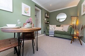 Host Stay Round Hill Apartment